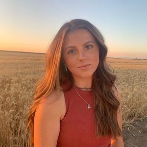 Meet your Posher, Eva